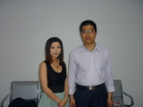 会长刘新林与著名歌星慕容晓晓
